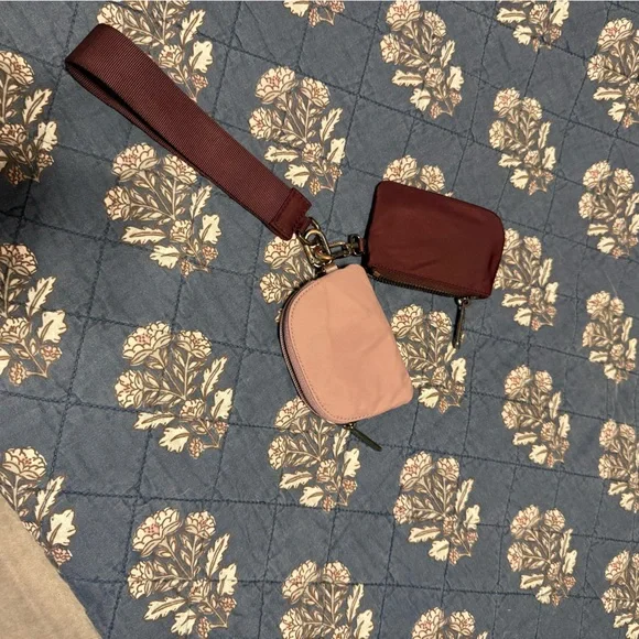 Lululemon Dual Pouch Wristlet - Picture 5 of 5